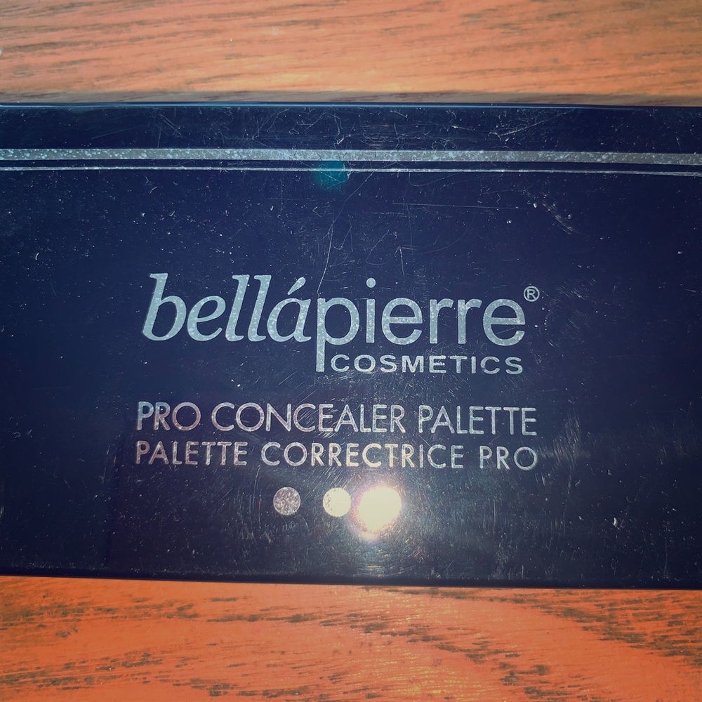 Color correcting palette.